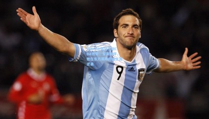 mk体育官方网站_从NCAA得分王到CBA传奇，爱妻相伴，他在东方赛场完成生涯逆袭